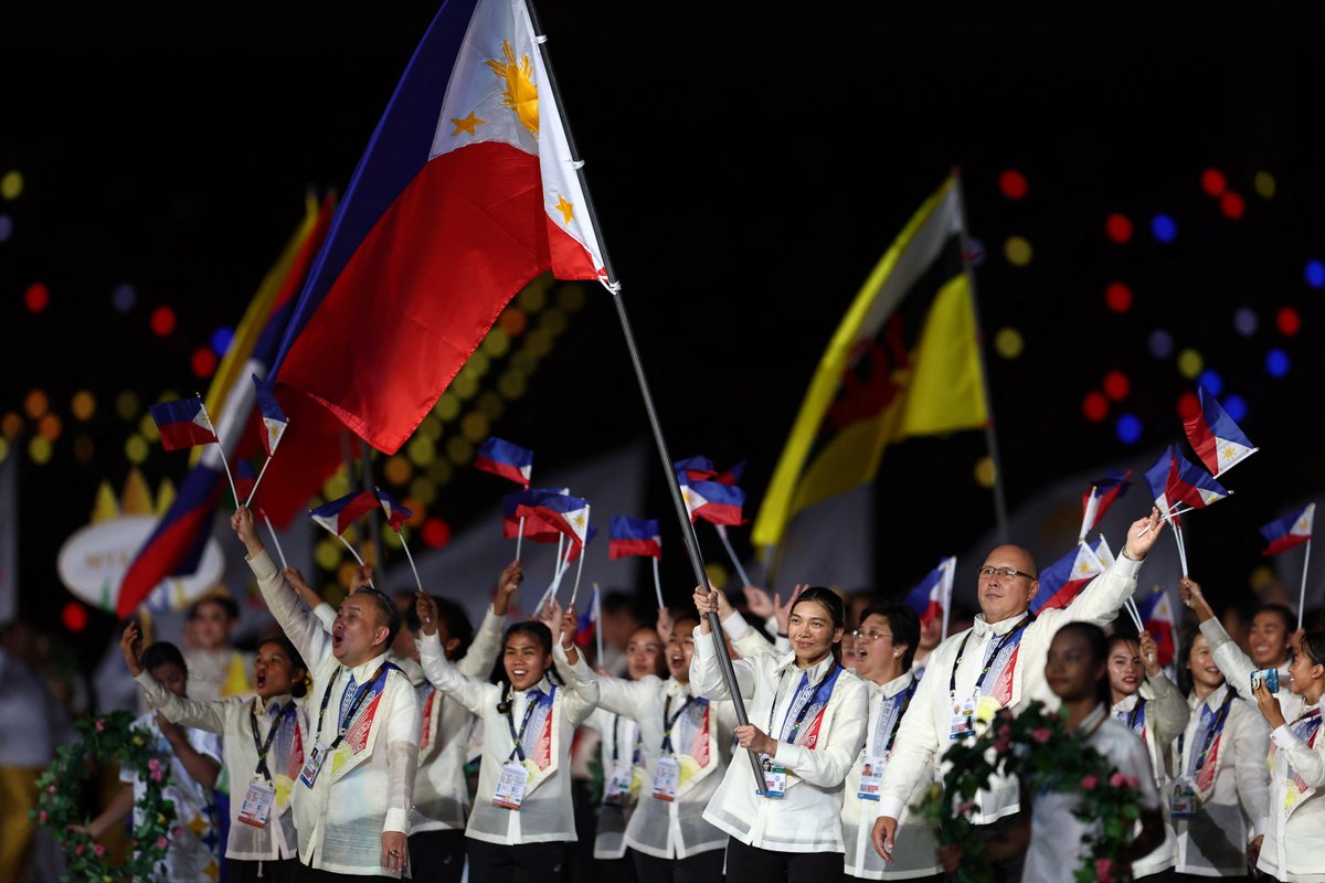 2023 SEA Games Officially Opens Alyssa Valdez Team Philippines 